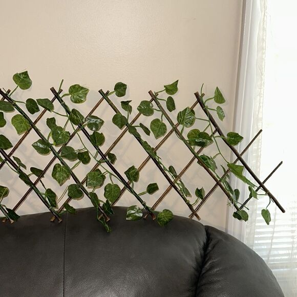 Decorative Expandable Vine Branches Fence - Picture 3 of 8